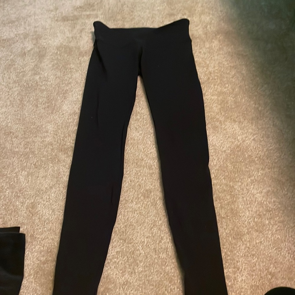 Black LuLulemon leggings